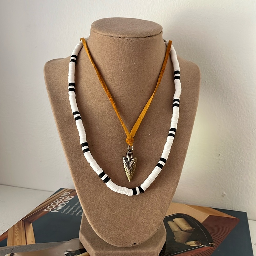 Blk & White shell (NWOT) as well as Arrowhead Necklace